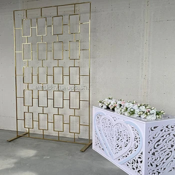 Nauja stiliaus balta rožė vestuvių gėlių sienos šilko gėlių sienų plokštės fone balionas arka stovi etape AB0881